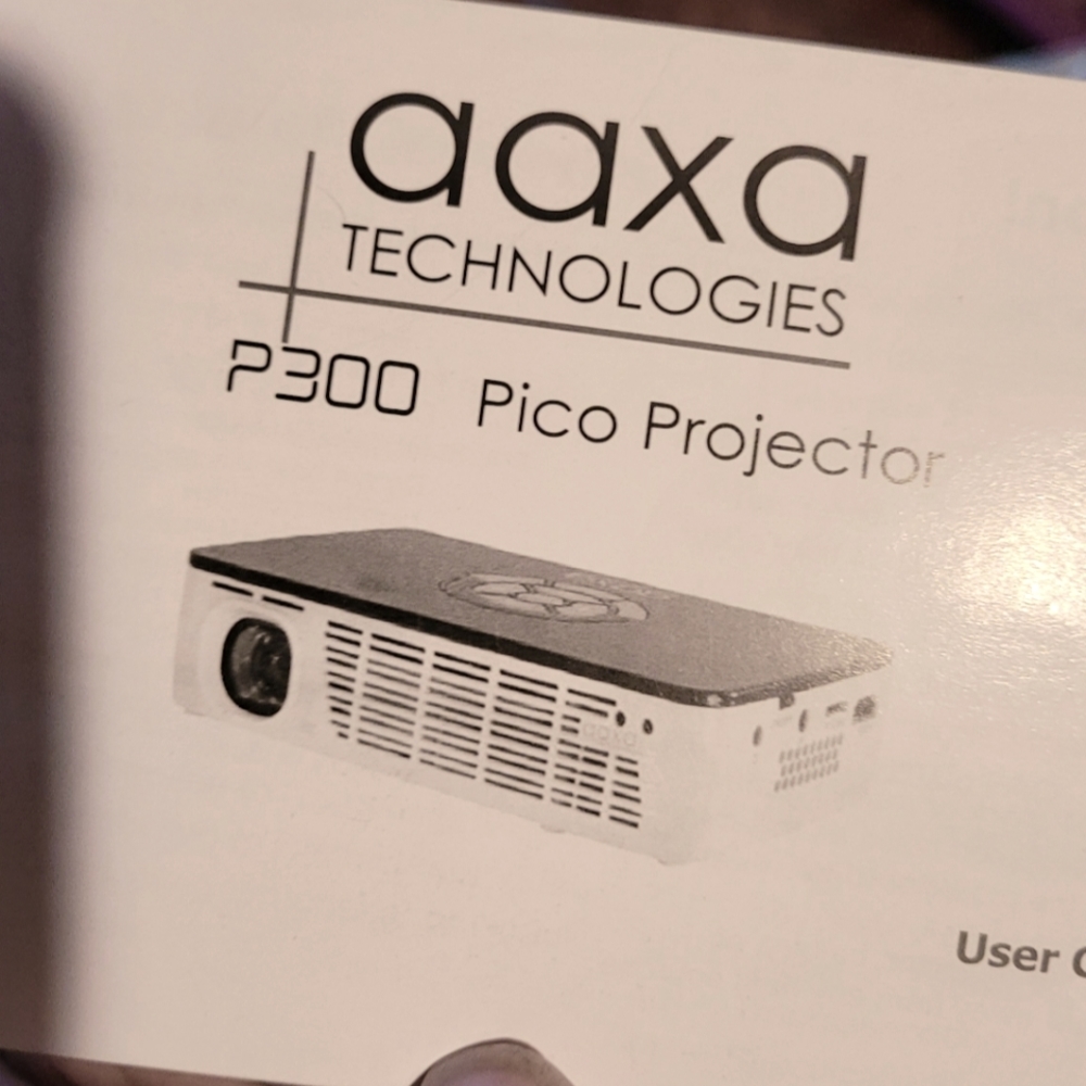 Aaxa pico projector